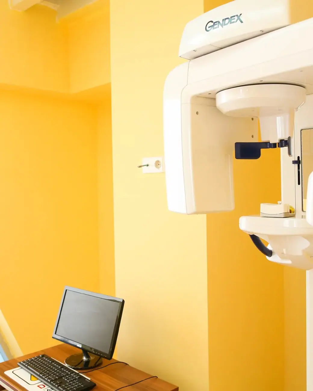 Das Röntgengerät in seinem Raum in der Klinik